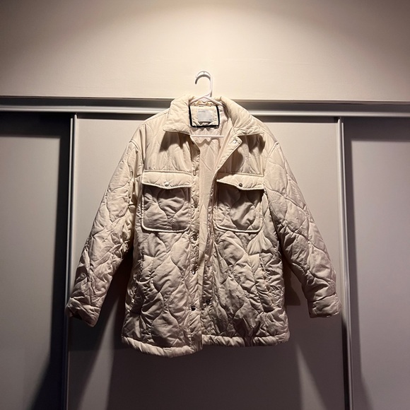 bershka white jacket quilted preloved size medium see description oversized - Picture 13 of 13